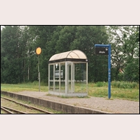 Järpås station den 17 juli 2015. Bättre än inget.  Foto: Olle Alm. 
