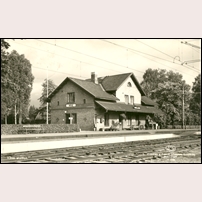 Väse station i sin glans dagar. Bilden är tagen senast 1954. Foto: Liljeqvists konstförlag. 