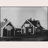 Räcktjärv station 1910, med den ursprungliga stavningen av namnet. Bild från Järnvägsmuseet. Foto: Okänd. 