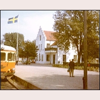 Falsterbo station sista trafikdagen 1971. Rälsbussfordonet är UBF6Y 1990. I Vellinge stod redan rivningståget och väntade. Foto: Gustaf Wadsten. 