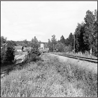 Järnboås station, infarten från söder den 24 juni 1973. Foto: Jöran Johansson. 