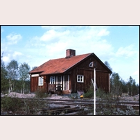 Rahanåive station den 29 maj 1976. Ett år senare var byggnaden riven. Foto: Per-Olov Brännlund. 