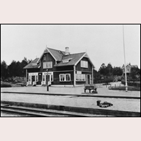 Faringe station, troligen på 1920-talet. Bild från Sveriges Järnvägsmuseum. Foto: Okänd. 