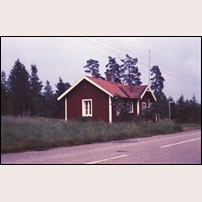 Källtjärn banvaktsstuga den 28 juni 1973. Foto: Jöran Johansson. 