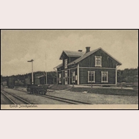 Hjulsjö station på smalspårstiden, alltså något år mellan 1894 och 1907. Foto: Okänd. 