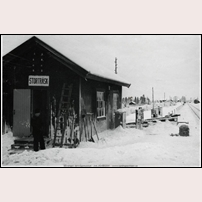 Storträsk station omkring 1940. Bild från Sveriges Järnvägsmuseum. Foto: Okänd. 