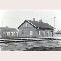 Beddinge station, här med den gamla stavningen. Bilden tagen senast 1910. Foto: Okänd. 