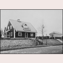 Gåvastbo station omkring 1920. Bild från Sveriges Järnvägsmuseum. Foto: G. Reimers. 
