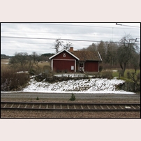 528 Töversta den 23 mars 2015. Stugan har ett öppet och ljust läge. Foto: Jöran Johansson. 