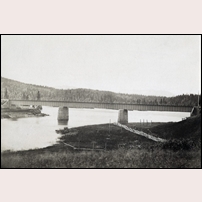 Tångbölebron på 1920-talet, gamla bron som 1929 byttes ut mot en ny. Bild från Sveriges Järnvägsmuseum. Foto: Okänd. 