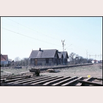Ingelsträde station den 2 maj 1978. Godstrafik förekom fortfarande medan persontrafiken nedlagts 1972. Foto: Bengt Gustavsson. 
