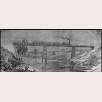 Bron över Järleån 1870 med tåg på väg mot Nora. Det är alltså den tredje bron på platsen sedan den första rasat innan det tagits i bruk och den andra bara var ett provisorium. Teckning signerad Weidenhayn. Bild från Sveriges Järnvägsmuseum. Foto: Okänd. 