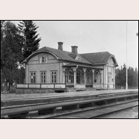 Lindås station före 1930. Bild från Sveriges Järnvägsmuseum. Foto: Okänd. 