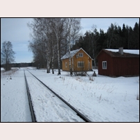 Tjos hållplats den 21 mars 2006, där inga tåg stannat sedan 1962. Foto: Hans Källgren. 