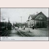 Lyckåsgård station omkring 1900. Vykort från C. Bååths pappershandel, Huskvarna. Foto: Okänd. 