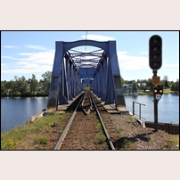 Bron över Österdalälven mellan Mora och Mora-Noret den 10 juli 2018. Fotoriktning österut. Foto: Olle Thåström. 