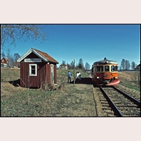 Hemberget hållplats den 8 maj 1975. Foto: Per Niklasson. 