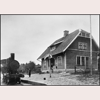 Östaröd station omkring 1915. Bild från Järnvägsmuseet. Foto: Okänd. 