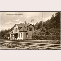 Sundholmen station enligt uppgift år 1917 (bilden verkar betydligt yngre). Bild från Järnvägsmuseet. Foto: Okänd. 
