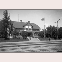Norrköping västra station på 1910-talet, då den hette Kneippbaden (här stavat med ett p). Bild från Järnvägsmuseet. Foto: Okänd. 
