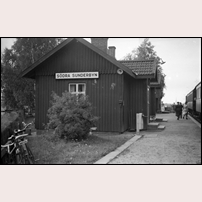 Södra Sunderby station 1920 (eller 1946, museet har alternativa årtal för när bilden är tagen). Bild från Järnvägsmuseet. Foto: Okänd. 