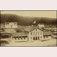 Södertälje C gatusidan på 1860-talet. Bild från Järnvägsmuseet. Foto: Johannes Jaeger. 