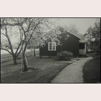 126 Hagen, bilden är med stor sannolikhet tagen 1984, strax innan huset revs. Ingalill Johansson har bidragit med den. Foto: Birgitta Waldenborg. 