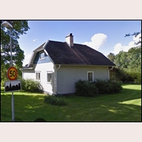 Olsäter banvaktsstuga i maj 2025. Bild från Google Maps Street View. Foto: Okänd. 