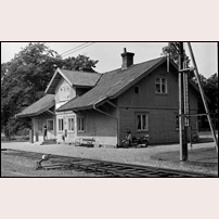 Igelstorp station bangårdssidan i juni 1977. Foto: Peter Lidskog. 