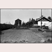 Skärkind station 1979, 15 år efter nedläggningen av järnvägen. Foto: Jöran Johansson. 
