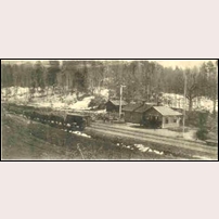 Hjorted station i början av 1900-talet. Huset är numera starkt ombyggt. Foto: Okänd. 