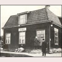 Ändebol station 1966, kort tid innan huset skulle rivas. Bilden hämtad ur tidningen Signalen. Foto: Holger Mildh. 