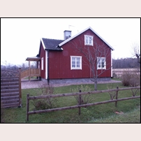 567F Kesäter den 23 april 2007. Den här sidan av huset är alltså den äldsta delen.  Foto: Jöran Johansson. 
