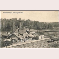 Simonstorp station. Bilden är tagen före 1933 (ej elektrifierat). Foto: Okänd. 