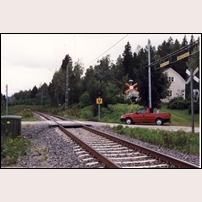 794 Gumböle skymtar till höger. Bild från den 19 augusti 1998. Foto: Jöran Johansson. 