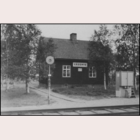 477 Gäddmyr kombinerad banvakt- och stationsstuga. Bild från Sveriges Järnvägsmuseum. Foto: Okänd. 