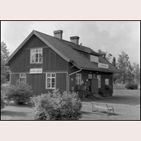 Håmojåkk station i augusti 1957. Bild från Sveriges Järnvägsmuseum. Foto: Okänd. 