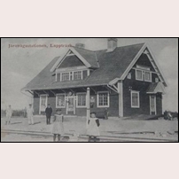 Lappträsk station då den var helt ny (öppnades den 15 december 1910). Foto: Okänd. 