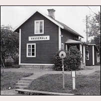978 Vassemåla banvaktsstuga och hållplats före 1959. Foto: Okänd. 