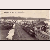 Oxberg station. Tåget är på väg mot Älvdalen.  Foto: Okänd. 