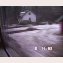 F.d. banvaktsstugan 133 Kilsmo den 21 november 1992, fångad i 200 km/tim. Foto: Kjell Andersson. 