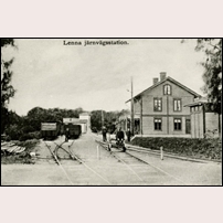 Länna station på en bild från Sveriges Järnvägsmuseum. Bilden sägs vara tagen på 1930-talet, men förefaller vara åtskilligt äldre. Foto: Okänd. 