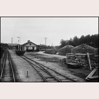 Almunge station i ursprungligt utförande. Bild från Sveriges Järnvägsmuseum. Foto: Okänd. 