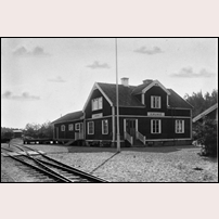 Almunge station efter 1920. Foto: Okänd. 