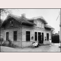 Nelhammar station 1910. Bild från Sveriges Järnvägsmuseum. Foto: H.B. V-k (Västervik). 