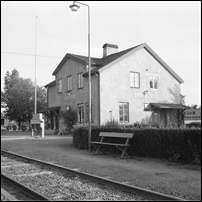 Tannefors station 1965, samma år som byggnaden revs. Foto: Sven Ove Lundberg. 