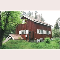 322 Horvhult den 30 maj 2013. Arkitekten har förmodligen inspirerats av landskapets allmogebyggnader när han skapade SäNJ:s hus. Foto: Olle Alm. 