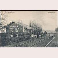 Sperlingsholm station omkring 1910. Bild från Sveriges Järnvägsmuseum. Foto: A Ohrlander. 