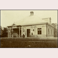 Motjärnshyttan station med den stavning av namnet som infördes 1916. Foto: Okänd. 