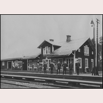 Mölnbo station troligen 1909. Nuvarande ägaren av stationen Terry Wheeldon har bidragit med bilden. Foto: Ture Runqvist. 